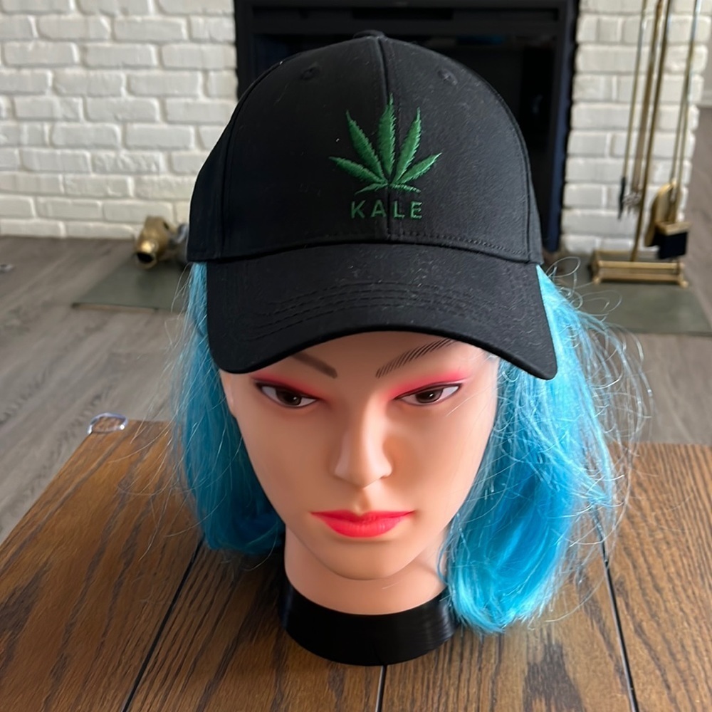 Woman’s Kale cap in black 🌱